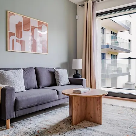 Blueground Zizkov Balcony Free Parking Prg-101 شقة *