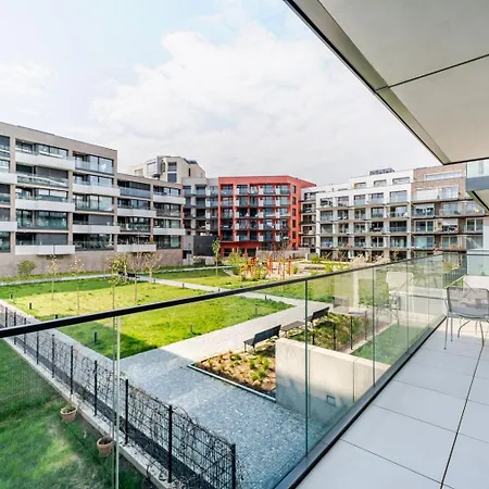 Blueground Zizkov Balcony Free Parking Prg-101 براغ