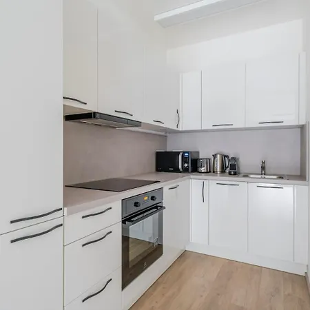 Blueground Zizkov Balcony Free Parking Prg-101 براغ