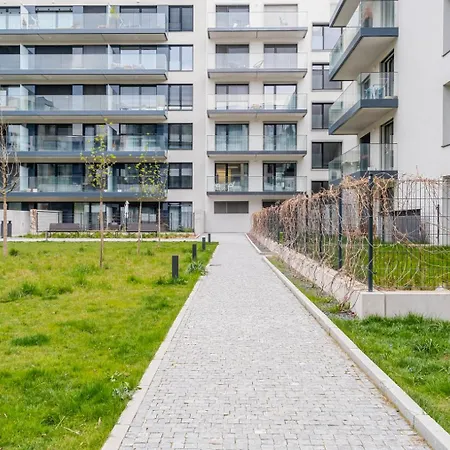 Blueground Zizkov Balcony Free Parking Prg-101 * براغ